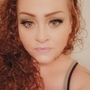 Meet your Posher, Leona